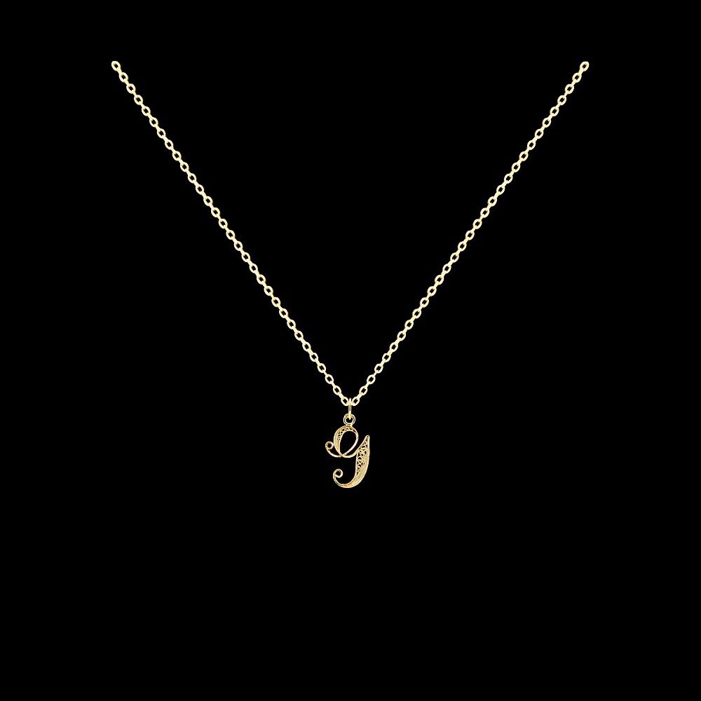 Fio com Letra G em Filigrana.