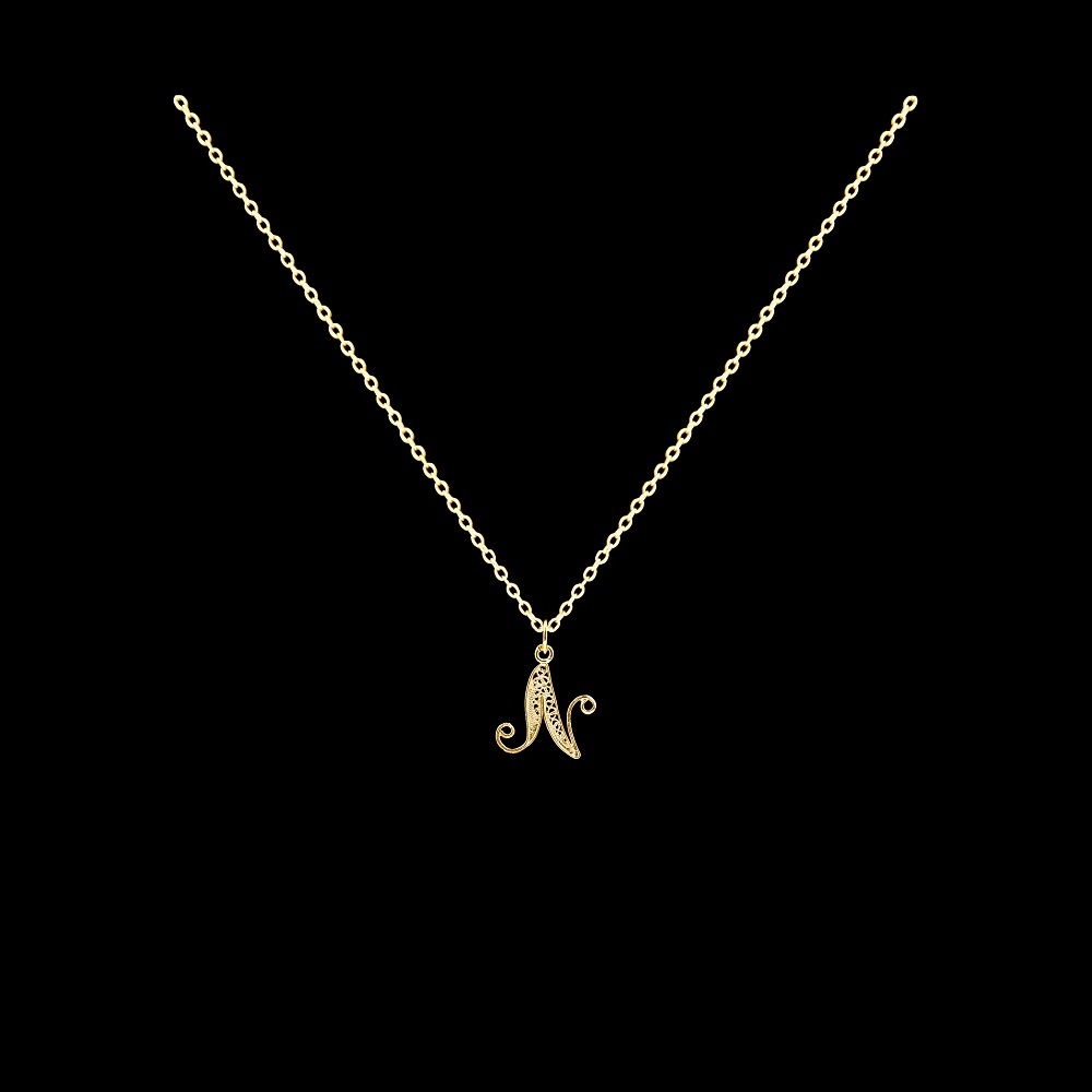 Fio com Letra N em Filigrana.