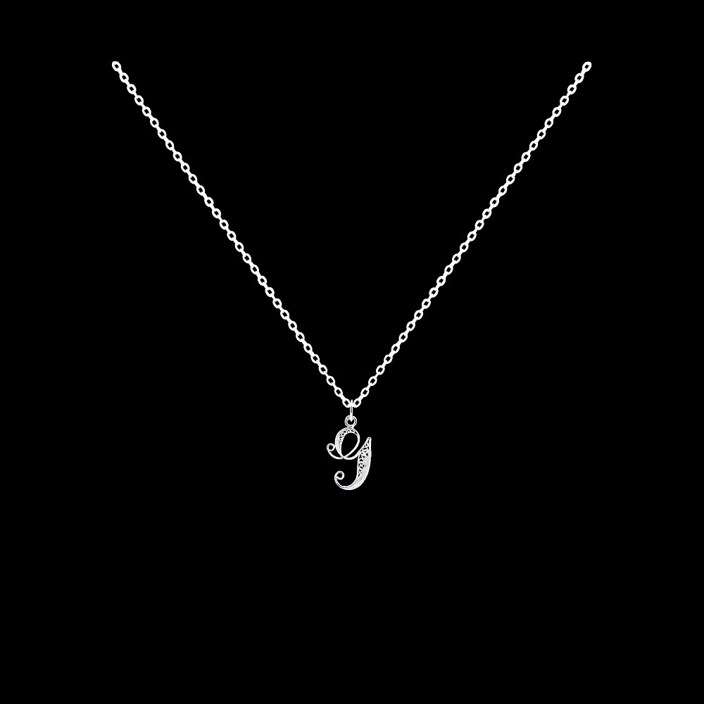 Fio com Letra G em Filigrana.