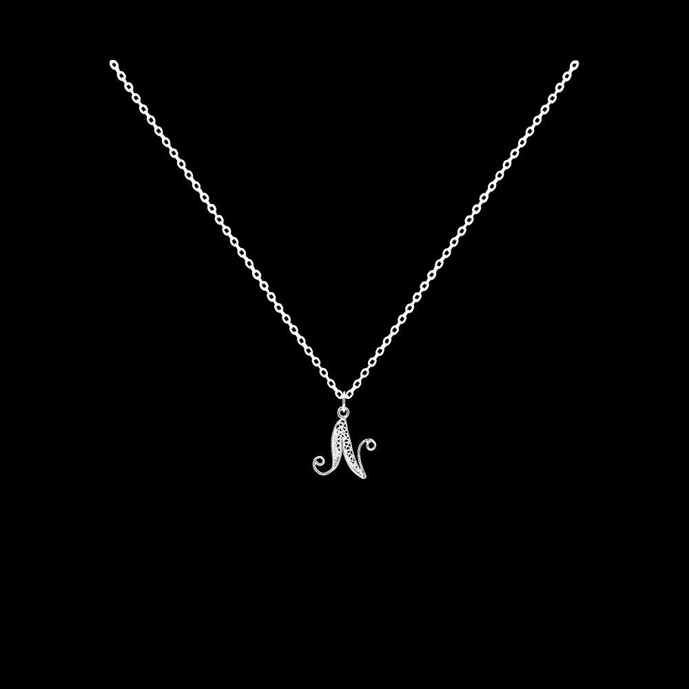 Fio com Letra N em Filigrana.