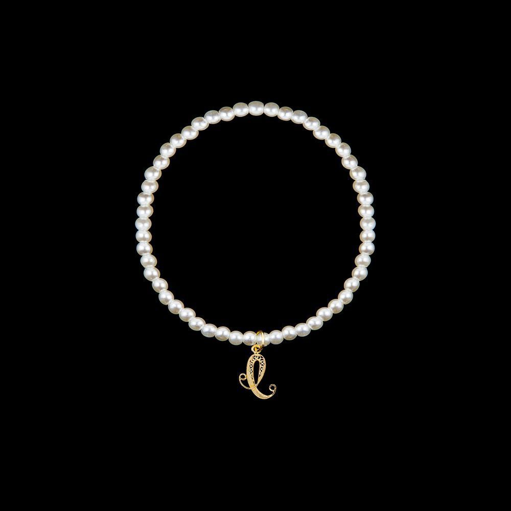 Pulseira com letra C em Filigrana.