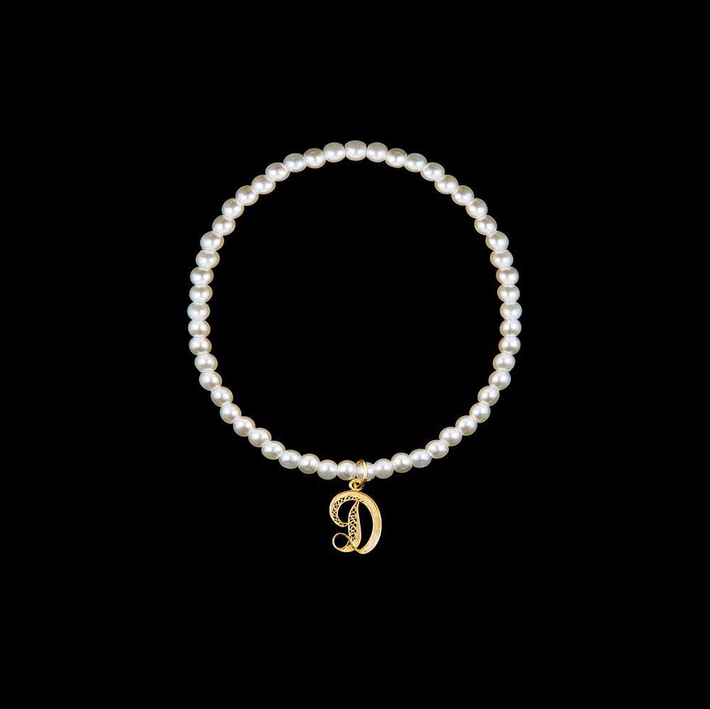 Pulseira com letra D em Filigrana.