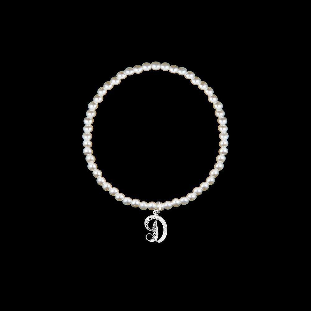 Pulseira com letra D em Filigrana.